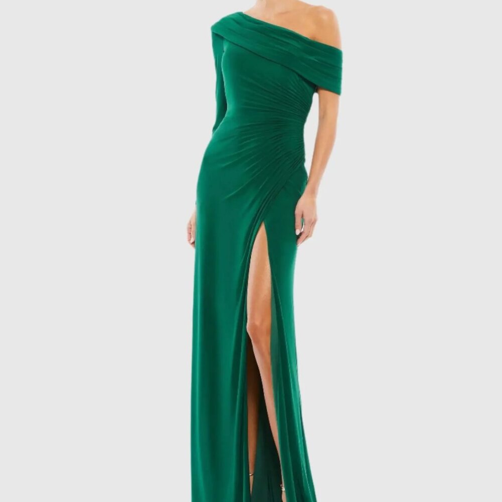 Ieena for Mac Duggal  Green Ruched Jersey Drop Shoulder Foldover Gown